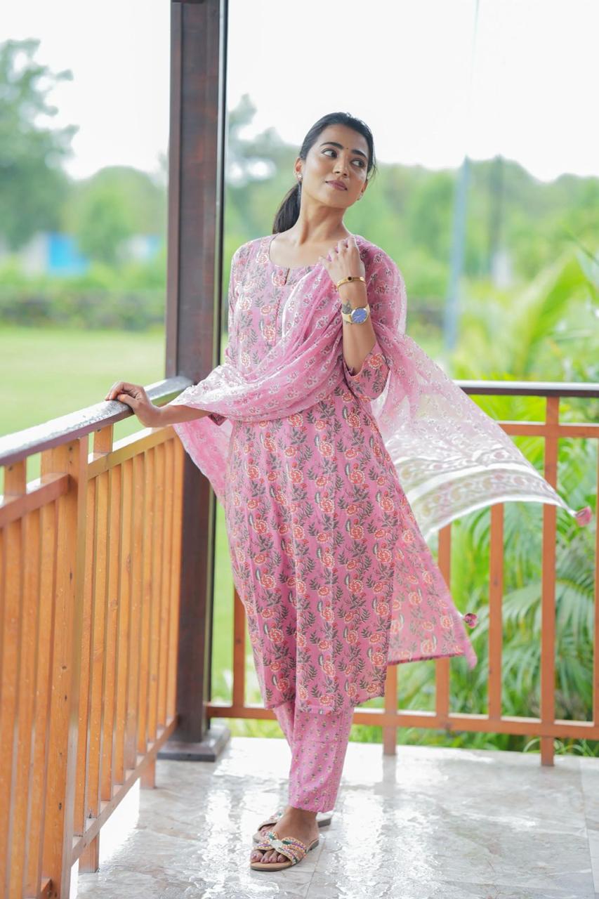 Pink Floral Printed Kurti Pant Dupatta Set