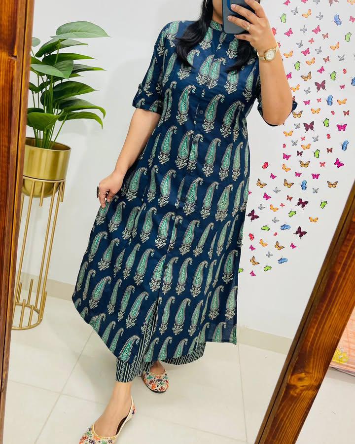 Navy Blue Paisley Printed Kurti Pant Set - Image 3