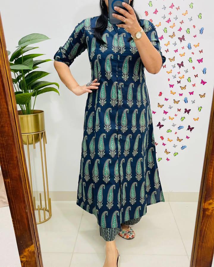 Navy Blue Paisley Printed Kurti Pant Set - Image 4