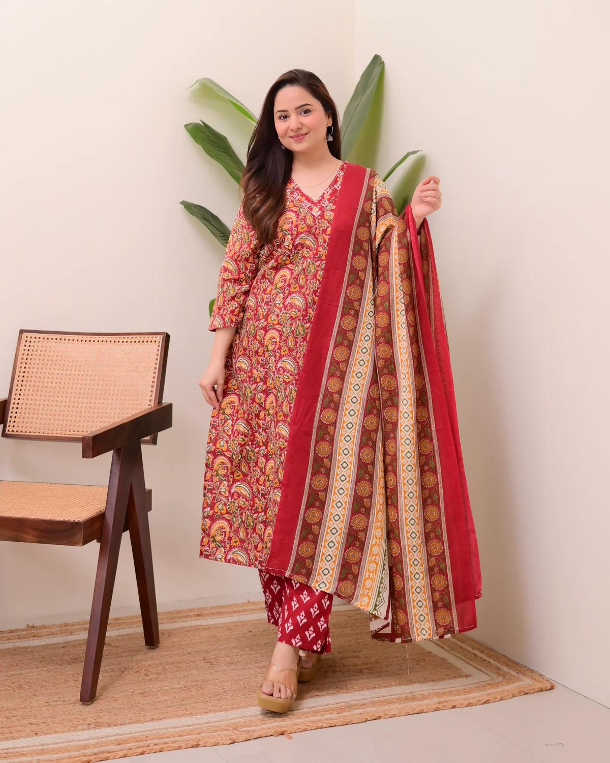 Red Paisley Printed Kurti Pant Dupatta Set - Image 4