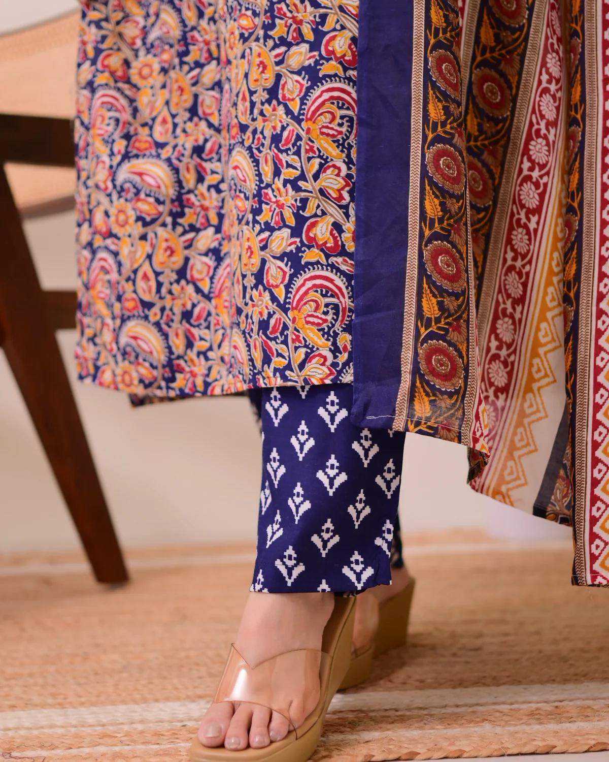 Red Paisley Printed Kurti Pant Dupatta Set - Image 6